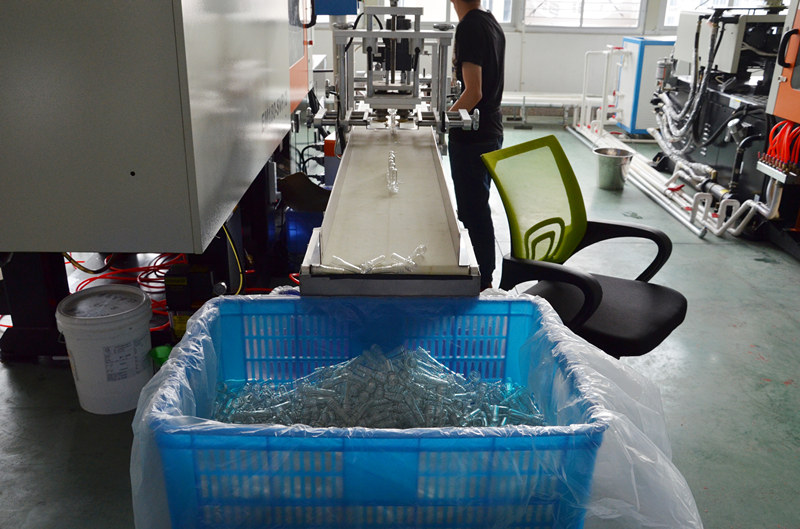 Plastic Bottles Injection Process